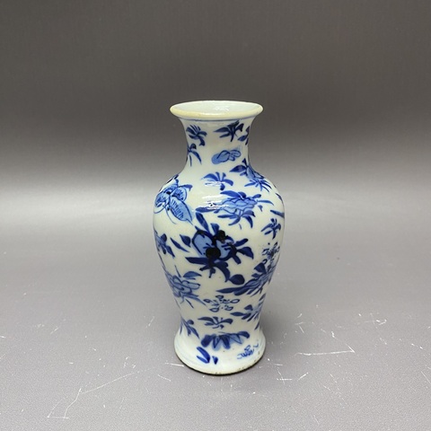 古玩陶瓷清晚期·花鳥蝶紋·青花觀音瓶拍賣，當前價格1960元