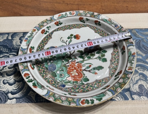 古玩陶瓷五彩花卉紋折腰盤真品鑒賞圖