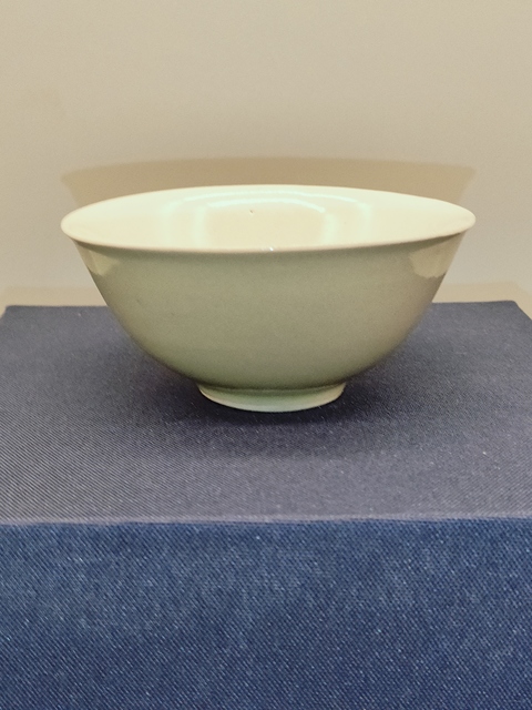 古玩陶瓷民國(guó)，豆青釉茶碗拍賣，當(dāng)前價(jià)格160元
