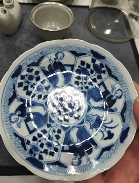 古玩陶瓷晚清青花花口盤真品鑒賞圖