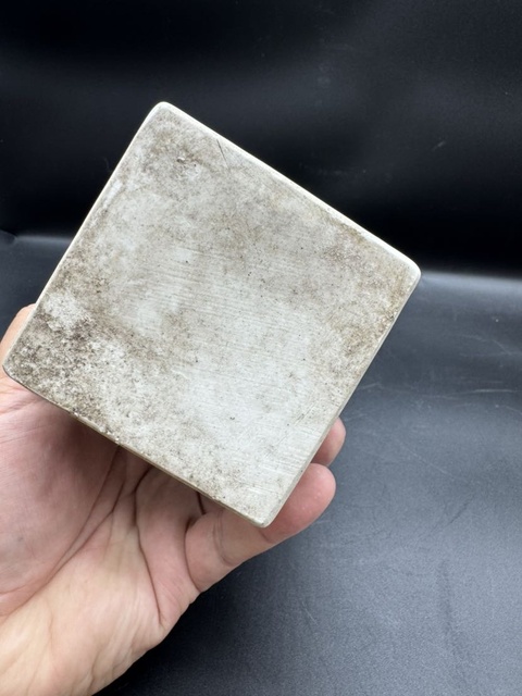 古玩陶瓷清晚期.豆青釉堆塑花卉紋茶葉罐拍賣，當前價格650元