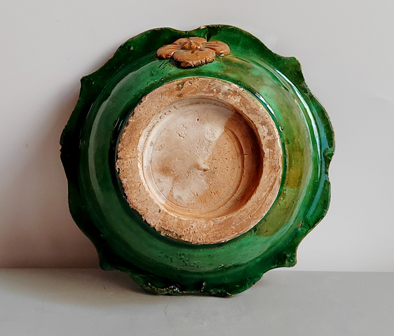 古玩陶瓷明代三彩貼塑花卉紋葵口洗拍賣，當前價格304元