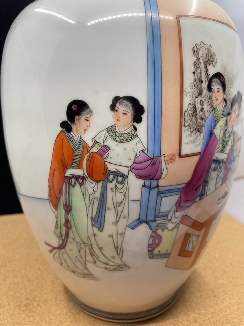 古玩陶瓷仕女紋粉彩瓶真品鑒賞圖