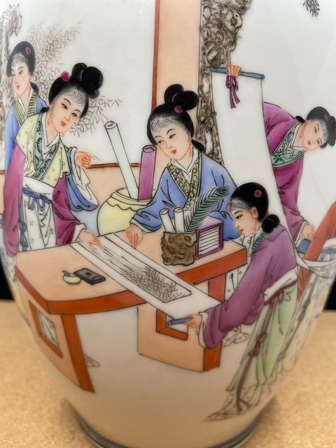 古玩陶瓷仕女紋粉彩瓶真品鑒賞圖