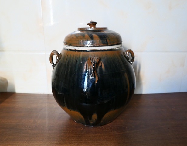 古玩陶瓷精品:明晚期耀州窯兔毫釉四系罐（高大重器）拍賣，當(dāng)前價(jià)格588元