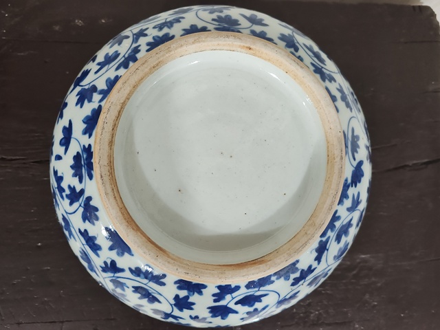 古玩陶瓷花卉紋青花圈足缽式香爐真品鑒賞圖