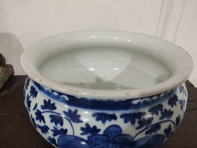 古玩陶瓷花卉紋青花圈足缽式香爐真品鑒賞圖