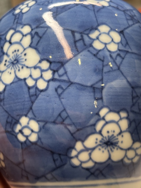 古玩陶瓷青花留白冰梅紋罐真品鑒賞圖