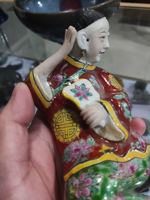 古玩陶瓷解放初期人物塑像真品鑒賞圖