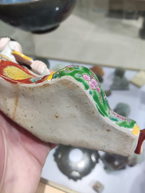 古玩陶瓷解放初期人物塑像真品鑒賞圖