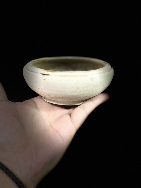 古玩陶瓷唐·鞏義窯白釉缽拍賣,當(dāng)前價(jià)格0元
