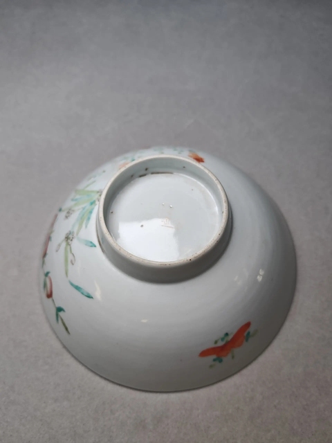 古玩陶瓷清晚期 粉彩花卉紋碗真品鑒賞圖