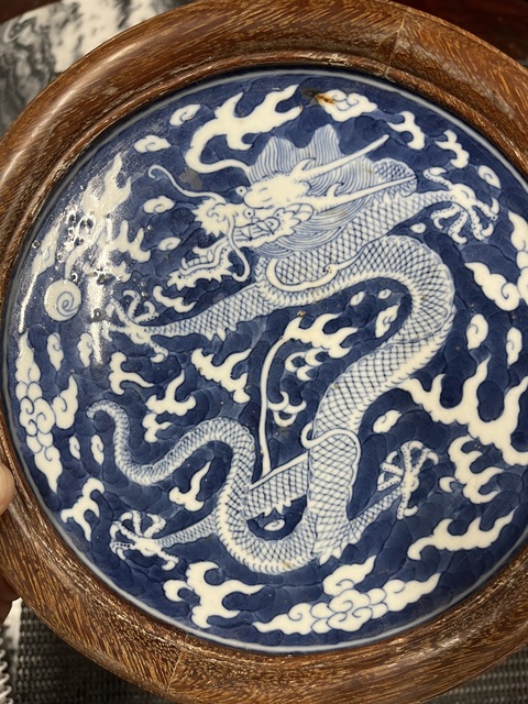 古玩陶瓷龍紋青花盤標本真品鑒賞圖