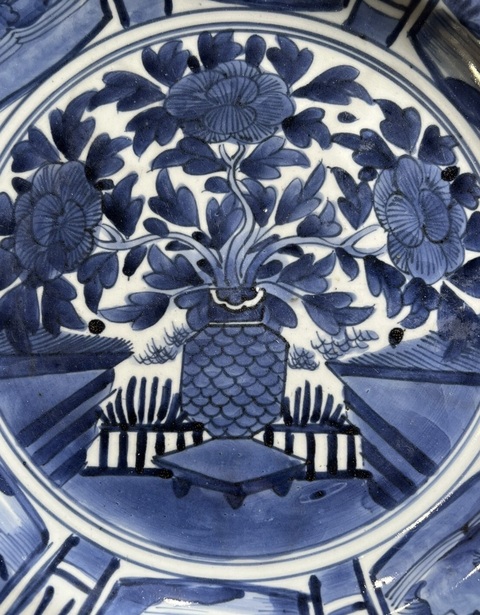 古玩陶瓷青花花卉紋盤真品鑒賞圖