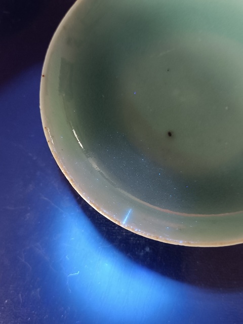 古玩陶瓷豆青釉盤真品鑒賞圖