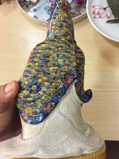 古玩陶瓷粉彩觀音菩薩造像真品鑒賞圖