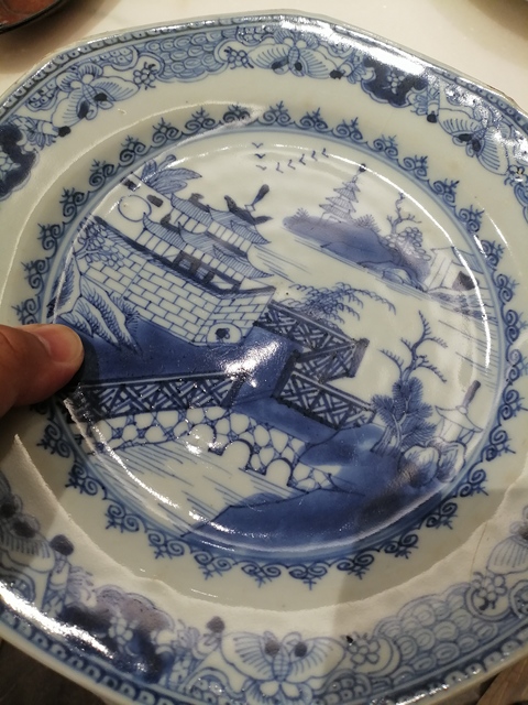 古玩陶瓷清乾隆?樓臺亭閣山水紋青花盤拍賣,當前價格2500元