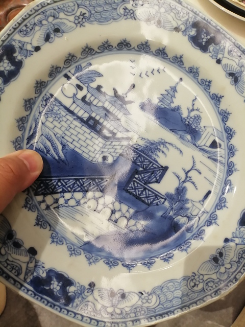 古玩陶瓷清乾隆?樓臺亭閣山水紋青花盤拍賣,當前價格2500元