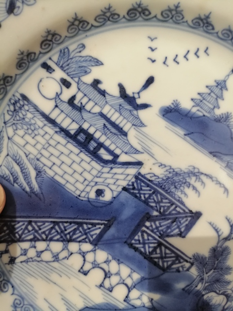 古玩陶瓷清乾隆?樓臺亭閣山水紋青花盤拍賣,當前價格2500元