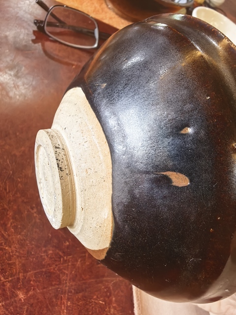 古玩陶瓷遇林亭窯變黑釉束口碗真品鑒賞圖