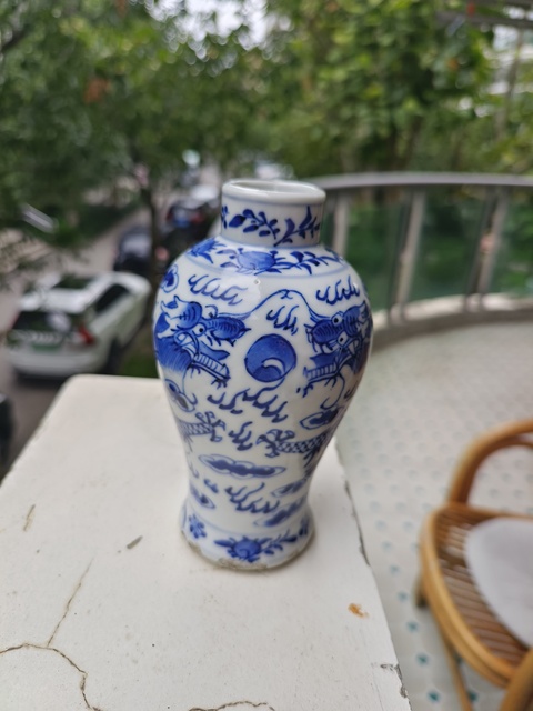 古玩陶瓷花間龍紋青花雞腿瓶真品鑒賞圖