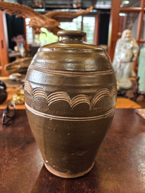 古玩陶瓷茶葉末釉刻花梅瓶真品鑒賞圖