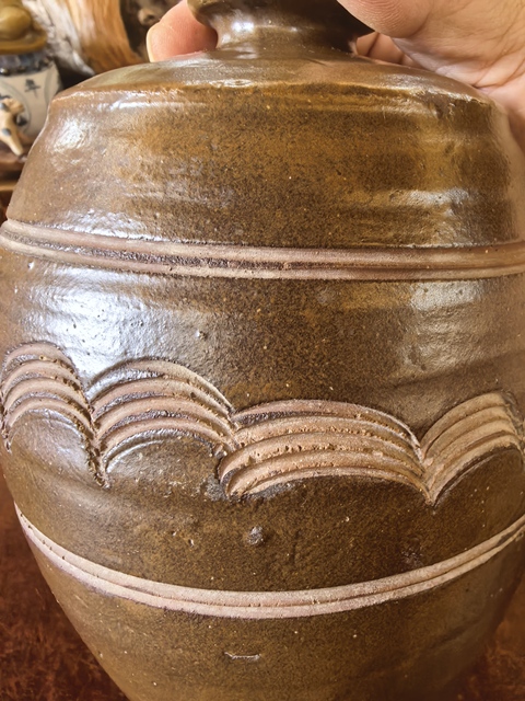 古玩陶瓷茶葉末釉刻花梅瓶真品鑒賞圖