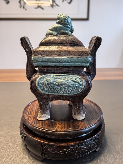 古玩陶瓷法華彩模印花紋香爐真品鑒賞圖