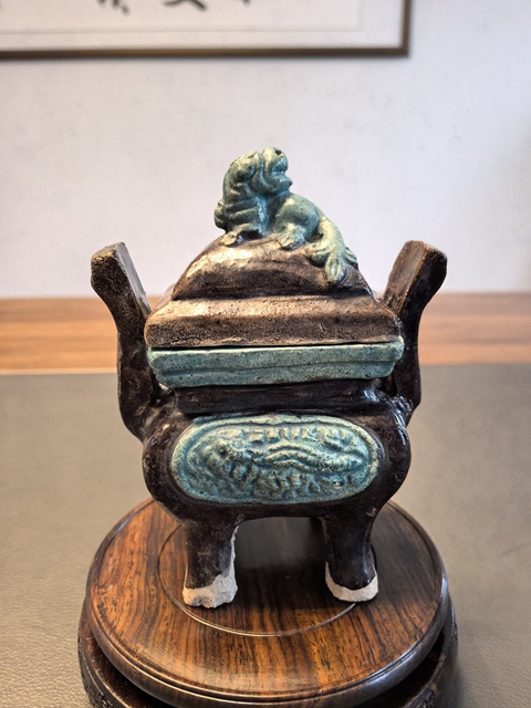 古玩陶瓷法華彩模印花紋香爐真品鑒賞圖