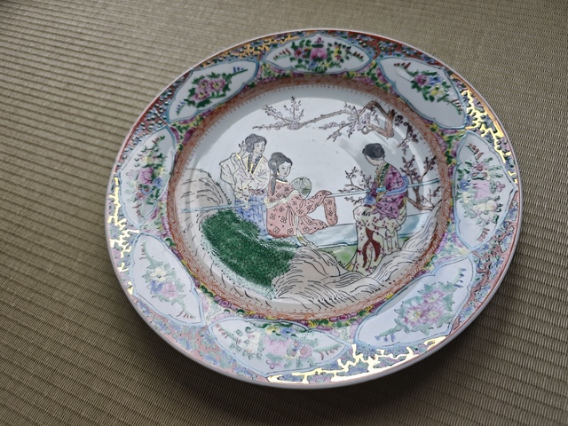 古玩陶瓷人物紋廣彩盤真品鑒賞圖