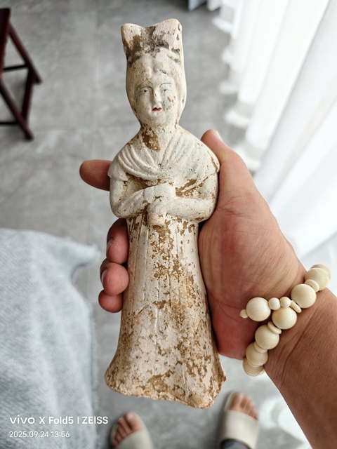 古玩陶瓷白陶侍女傭真品鑒賞圖