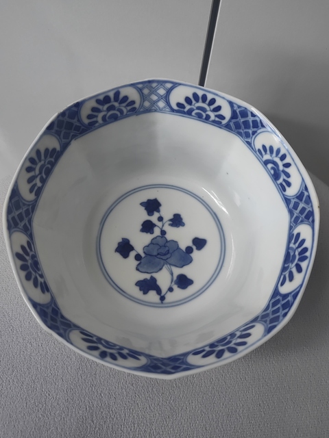 古玩陶瓷青花花卉紋八方碗真品鑒賞圖