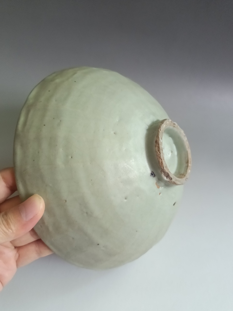 古玩陶瓷宋末元初龍泉青瓷刻仰蓮紋碗拍賣，當前價格10000元