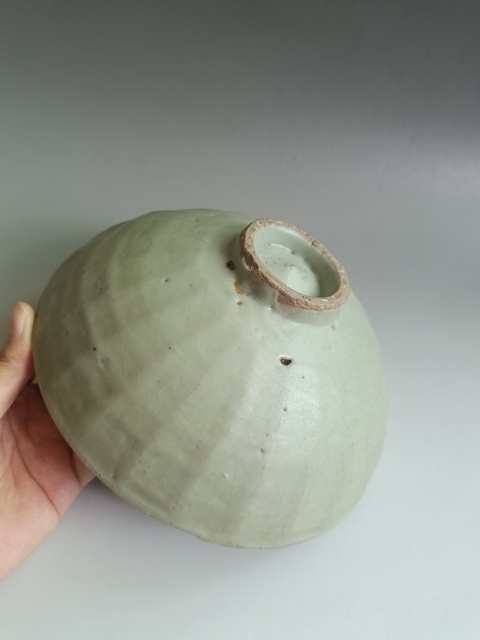 古玩陶瓷宋末元初龍泉青瓷刻仰蓮紋碗拍賣，當前價格10000元