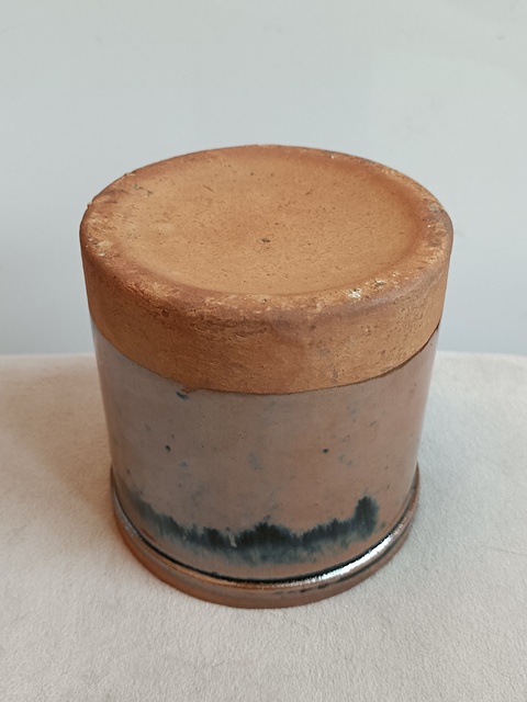 古玩陶瓷窯變黑釉筆筒真品鑒賞圖