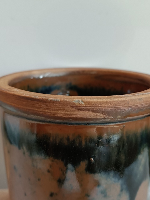 古玩陶瓷窯變黑釉筆筒真品鑒賞圖