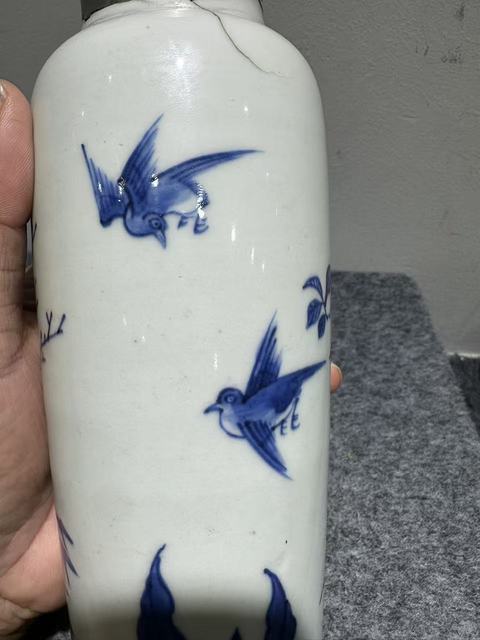古玩陶瓷青花花鳥紋筒瓶真品鑒賞圖