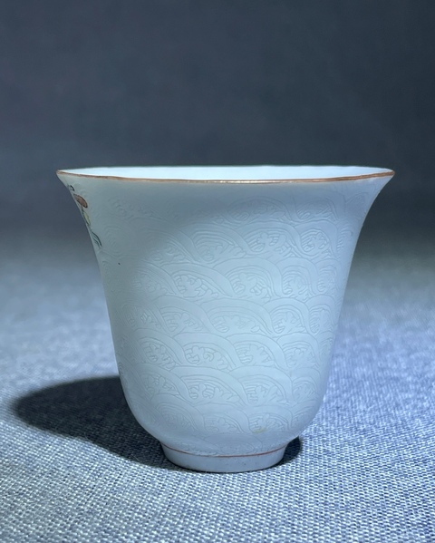 古玩陶瓷當代·白地軋道粉彩仙人乘槎紋鈴鐺杯 真品鑒賞圖