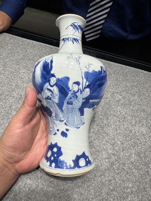 古玩陶瓷青花人物故事紋瓶真品鑒賞圖