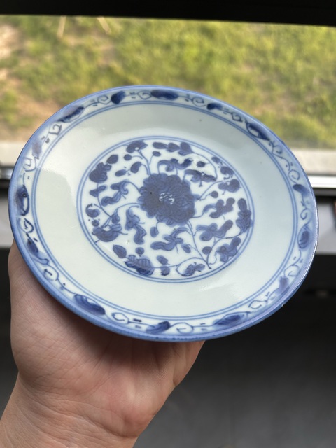 古玩陶瓷清中期青花盤真品鑒賞圖