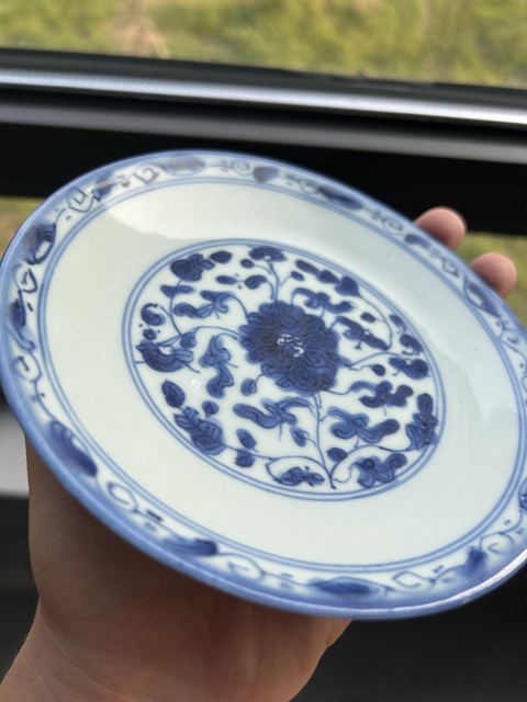 古玩陶瓷清中期青花盤真品鑒賞圖