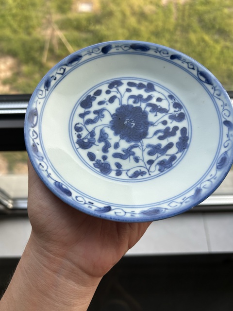 古玩陶瓷清中期青花盤真品鑒賞圖
