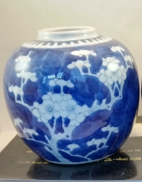 古玩陶瓷青花留白冰梅紋罐真品鑒賞圖