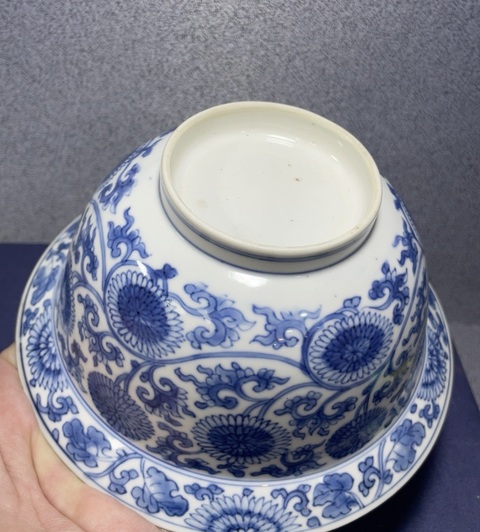 古玩陶瓷青花花卉紋折沿碗真品鑒賞圖