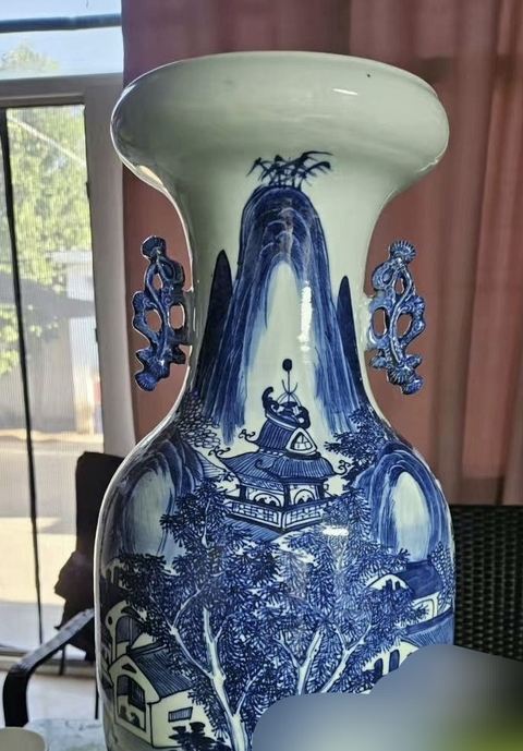 古玩陶瓷豆青釉青花山水人物洗口瓶真品鑒賞圖