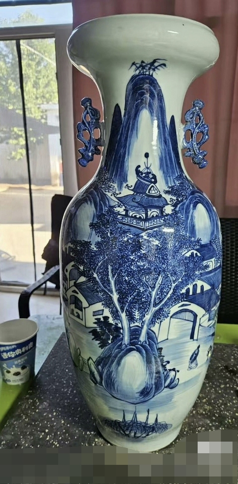 古玩陶瓷豆青釉青花山水人物洗口瓶真品鑒賞圖