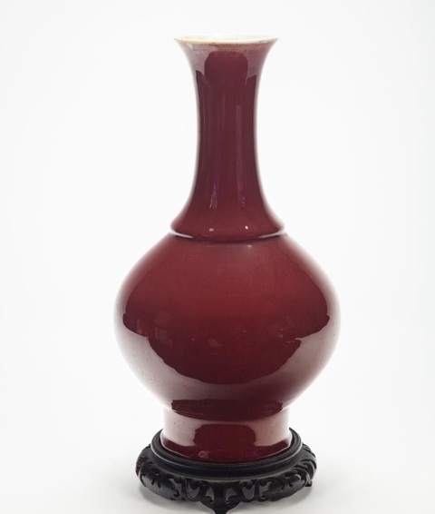 古玩陶瓷紅釉瓶真品鑒賞圖