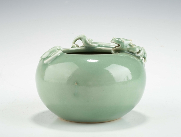 古玩陶瓷豆青釉貼塑螭龍蝠紋水洗真品鑒賞圖