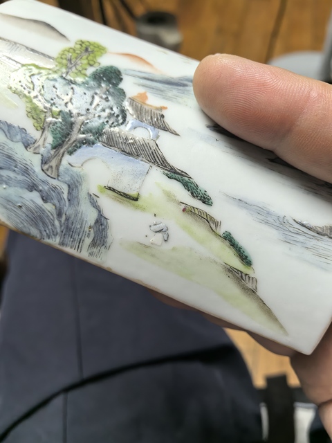 古玩陶瓷粉彩山水紋擺件真品鑒賞圖