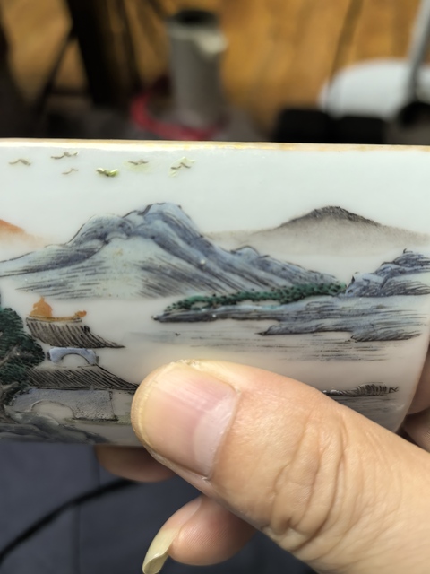 古玩陶瓷粉彩山水紋擺件真品鑒賞圖